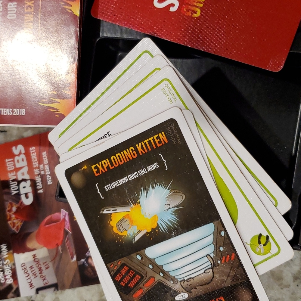 Exploding kittens card game - Picture 3 of 5